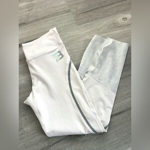 NWOT BETTER BODIES Juniors White Leggings with Silver Accents